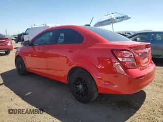 ✅ 2018 Chevrolet Sonic LS • VIN: 1G1JB5SH8J4111557 • Лот: 69454953. Размещён на Copart с пробегом 95 459 миль миль. Получите бесплатный доступ к архиву аукционных продаж из США и посмотрите подробный отчёт об истории автомобиля на DreamBid. Изображение 2.