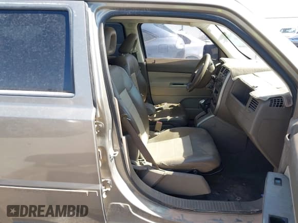 ✅ 2007 Jeep Patriot Limited • VIN: 1J8FT48W87D401616 • Lot: 42515210. Listed on IAAI with 275,684 mi. Free auction sales archive from the USA and detailed vehicle history report at DreamBid. Image 5.
