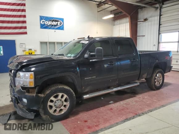 ✅ 2014 Chevrolet Silverado 2500HD LTZ • VIN: 1GC1KYE85EF106850 • Lot: 92927505. Wystawiony na Copart z przebiegiem 269 143 mil. Bezpłatny archiwum sprzedaży aukcyjnych z USA i szczegółowy raport historii pojazdu na DreamBid. Zdjęcie 1.