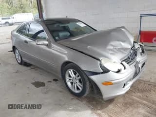 ✅ 2003 Mercedes-Benz C 230 Kompressor • VIN: WDBRN40JX3A510054 • Lot: 41787452. Wystawiony na IAAI z przebiegiem 237 506 mil. Bezpłatny archiwum sprzedaży aukcyjnych z USA i szczegółowy raport historii pojazdu na DreamBid. Zdjęcie 1.