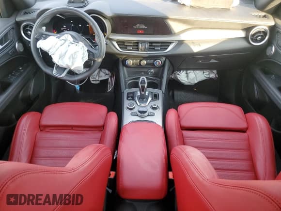 ✅ 2024 Alfa Romeo Stelvio Ti • VIN: ZASPAKBN0R7D77407 • Лот: 67772225. Опубликован ранее на Copart с пробегом 23 366 миль. Бесплатный доступ к архиву аукционных продаж из США и подробный отчёт об истории автомобиля на DreamBid. Изображение 8.