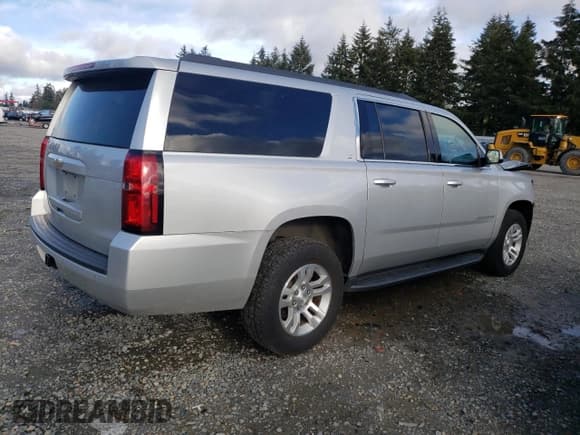 ✅ 2020 Chevrolet Suburban LT • VIN: 1GNSKHKC7LR113668 • Lot: 81161404. Wystawiony na Copart z przebiegiem 79 603 mil. Bezpłatny archiwum sprzedaży aukcyjnych z USA i szczegółowy raport historii pojazdu na DreamBid. Zdjęcie 3.