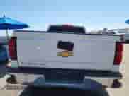 2014 Chevrolet Silverado 1500 LT z VIN 1GCRCRECXEZ319124, wystawiony jako Copart lot #86632595 z przebiegiem 266 291 mil mil oraz Szkoda całkowita • Salvage title. Historia ofert i sprzedaży dostępna na DreamBid. Obrazek 6.