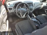 ✅ 2014 Hyundai Veloster • VIN: KMHTC6AD8EU184334 • Lot: 52919155. Wystawiony na Copart z przebiegiem 141 817 mil. Bezpłatny archiwum sprzedaży aukcyjnych z USA i szczegółowy raport historii pojazdu na DreamBid. Zdjęcie 8.