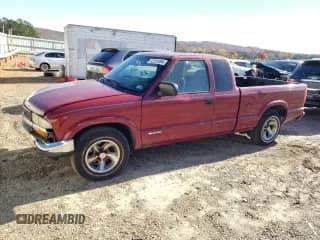 2003 Chevrolet S-10 Fleet with VIN 1GCCS19X838154703, listed as a Copart auction lot 82281094 with 172,218 mi miles and Salvage title. Bid and sale history available at DreamBid. Image 1.