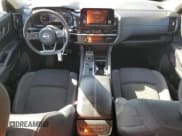 ✅ 2023 Nissan Pathfinder SV • VIN: 5N1DR3BA1PC247000 • Lot: 86507815. Wystawiony na Copart z przebiegiem 105 831 mil. Bezpłatny archiwum sprzedaży aukcyjnych z USA i szczegółowy raport historii pojazdu na DreamBid. Zdjęcie 8.