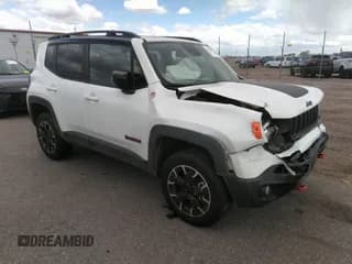 ✅ 2023 Jeep Renegade Trailhawk • VIN: ZACNJDC15PPP67715 • Lot: 42141085. Wystawiony na IAAI z przebiegiem 25 748 mil. Bezpłatny archiwum sprzedaży aukcyjnych z USA i szczegółowy raport historii pojazdu na DreamBid. Zdjęcie 1.