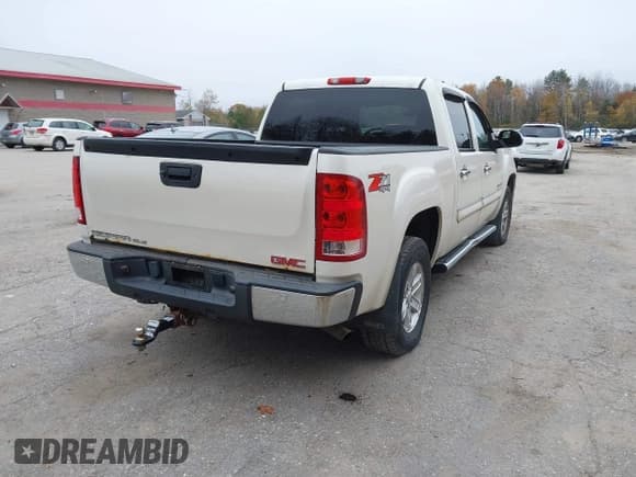 ✅ 2013 GMC Sierra 1500 SLE • VIN: 3GTP2VE70DG301560 • Лот: 43567798. Опубликован ранее на IAAI с пробегом 147 389 миль. Бесплатный доступ к архиву аукционных продаж из США и подробный отчёт об истории автомобиля на DreamBid. Изображение 4.