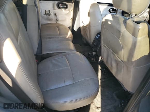 ✅ 2006 GMC Envoy SLT • VIN: 1GKDS13SX62310964 • Lot: 89494845. Listed on Copart with 266,358 mi. Free auction sales archive from the USA and detailed vehicle history report at DreamBid. Image 10.