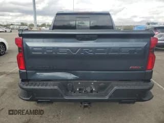 ✅ 2019 Chevrolet Silverado 1500 RST • VIN: 1GCUYEED4KZ159153 • Lot: 72768834. Wystawiony na Copart z przebiegiem 90 252 mil. Bezpłatny archiwum sprzedaży aukcyjnych z USA i szczegółowy raport historii pojazdu na DreamBid. Zdjęcie 6.