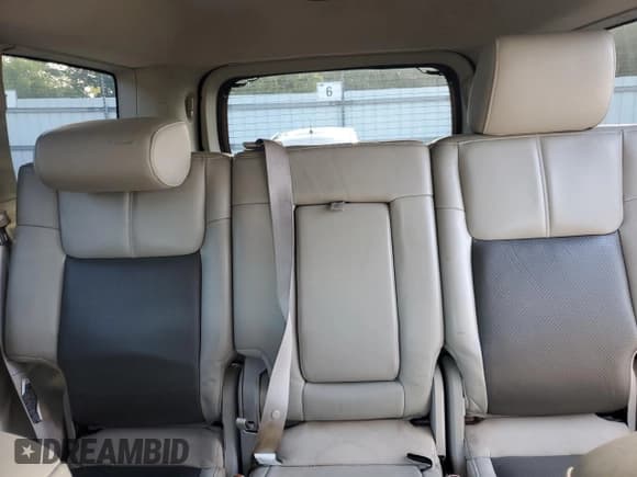 ✅ 2006 Jeep Commander Limited • VIN: 1J8HG58236C219102 • Lot: 82299325. Listed on Copart with 277,208 mi. Free auction sales archive from the USA and detailed vehicle history report at DreamBid. Image 10.