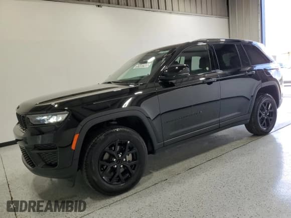✅ 2025 Jeep Grand Cherokee Altitude • VIN: 1C4RJHAG4S8656057 • Lot: 58400965. Listed on Copart with 8,018 mi. Free auction sales archive from the USA and detailed vehicle history report at DreamBid. Image 1.