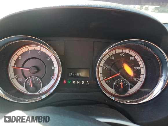 ✅ 2011 Dodge Grand Caravan Express • VIN: 2D4RN4DG7BR723945 • Lot: 91875915. Wystawiony na Copart z przebiegiem 124 483 mil. Bezpłatny archiwum sprzedaży aukcyjnych z USA i szczegółowy raport historii pojazdu na DreamBid. Zdjęcie 9.