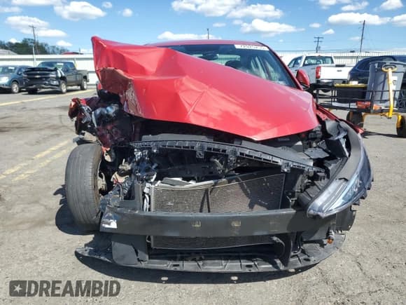 ✅ 2019 Hyundai Elantra SE • VIN: 5NPD74LF5KH454125 • Lot: 72025255. Listed on Copart with 88,906 mi. Free auction sales archive from the USA and detailed vehicle history report at DreamBid. Image 5.