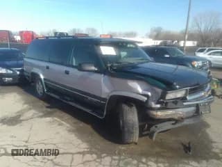 ✅ 1995 Chevrolet Suburban • VIN: 1GNFK16K3SJ439927 • Lot: 32600934. Wystawiony na IAAI z przebiegiem 201 633 mil. Bezpłatny archiwum sprzedaży aukcyjnych z USA i szczegółowy raport historii pojazdu na DreamBid. Zdjęcie 1.