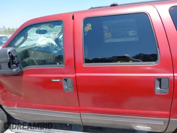 ✅ 2004 Ford Excursion Special Serv • VIN: 1FMNU41L04ED59282 • Лот: 42052784. Опубликован ранее на IAAI с пробегом 212 116 миль. Бесплатный доступ к архиву аукционных продаж из США и подробный отчёт об истории автомобиля на DreamBid. Изображение 14.