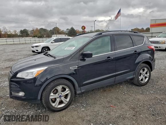 ✅ 2016 Ford Escape SE • VIN: 1FMCU0GX9GUB06174 • Lot: 93429345. Wystawiony na Copart z przebiegiem 83 092 mil. Bezpłatny archiwum sprzedaży aukcyjnych z USA i szczegółowy raport historii pojazdu na DreamBid. Zdjęcie 1.