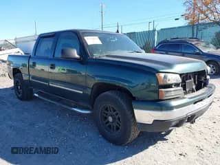 2006 Chevrolet Silverado 1500 LT3 z VIN 2GCEK13T461128279, wystawiony jako IAAI lot #43620049 z przebiegiem 240 518 mil mil oraz . Historia ofert i sprzedaży dostępna na DreamBid. Obrazek 1.