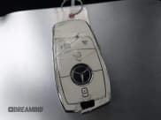 ✅ 2019 Mercedes-Benz C 300 • VIN: WDDWJ8DB6KF875249 • Lot: 42454994. Wystawiony na IAAI z przebiegiem 51 013 mil. Bezpłatny archiwum sprzedaży aukcyjnych z USA i szczegółowy raport historii pojazdu na DreamBid. Zdjęcie 11.