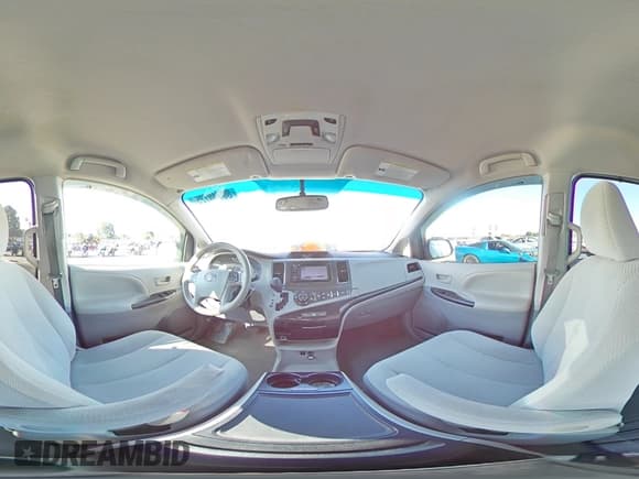 ✅ 2014 Toyota Sienna LE AAS • VIN: 5TDKK3DC7ES482933 • Lot: 80748725. Listed on Copart with 140,049 mi. Free auction sales archive from the USA and detailed vehicle history report at DreamBid. Image 15.