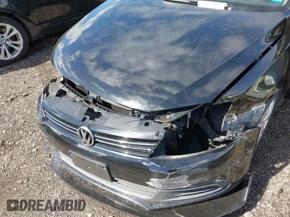 ✅ 2013 Volkswagen Jetta SE • VIN: 3VWDP7AJ3DM250054 • Lot: 42133801. Wystawiony na IAAI z przebiegiem 120 939 mil. Bezpłatny archiwum sprzedaży aukcyjnych z USA i szczegółowy raport historii pojazdu na DreamBid. Zdjęcie 6.