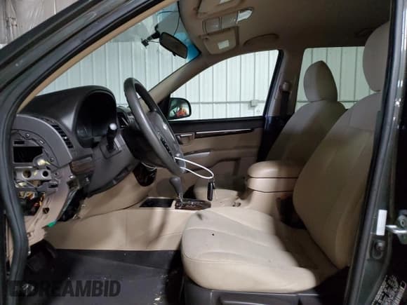 ✅ 2012 Hyundai Santa Fe GLS • VIN: 5XYZGDAB8CG130701 • Lot: 80709004. Listed on Copart with Not provided. Free auction sales archive from the USA and detailed vehicle history report at DreamBid. Image 7.