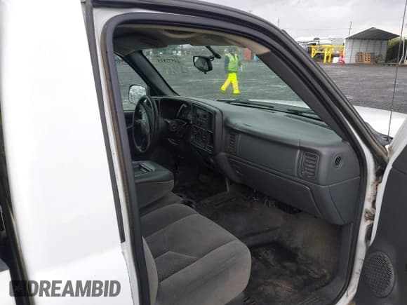 ✅ 2007 Chevrolet Silverado 1500 Work Truck • VIN: 3GCEC14X07G241573 • Lot: 43572815. Listed on IAAI with 201,994 mi. Free auction sales archive from the USA and detailed vehicle history report at DreamBid. Image 5.