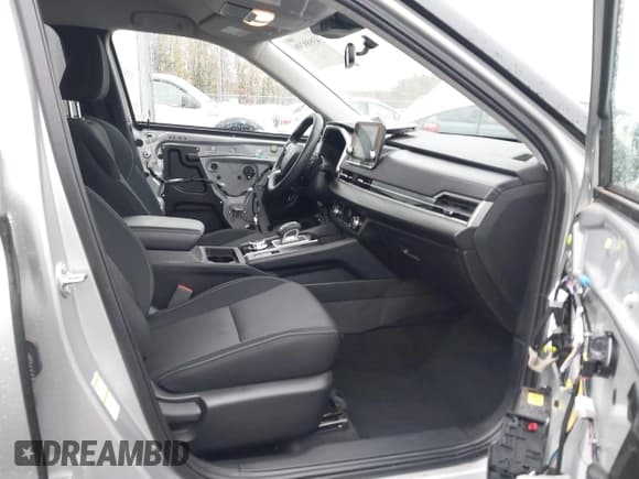 ✅ 2024 Mitsubishi Outlander ES • VIN: JA4J3UA82RZ035164 • Lot: 43558399. Wystawiony na IAAI z przebiegiem 19 795 mil. Bezpłatny archiwum sprzedaży aukcyjnych z USA i szczegółowy raport historii pojazdu na DreamBid. Zdjęcie 5.