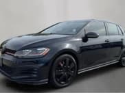 ✅ 2019 Volkswagen Golf GTI S • VIN: 3VW5T7AU5KM014139 • Lot: 80223985. Wystawiony na Copart z przebiegiem 85 578 mil. Bezpłatny archiwum sprzedaży aukcyjnych z USA i szczegółowy raport historii pojazdu na DreamBid. Zdjęcie 2.
