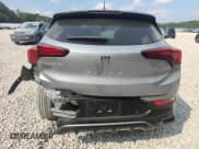 ✅ 2025 Buick Encore GX Sport Touring • VIN: KL4AMDSL9SB051621 • Lot: 81190985. Wystawiony na Copart z przebiegiem 16 353 mil. Bezpłatny archiwum sprzedaży aukcyjnych z USA i szczegółowy raport historii pojazdu na DreamBid. Zdjęcie 6.