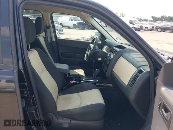 ✅ 2008 Mazda Tribute Grand Touring • VIN: 4F2CZ96168KM01947 • Lot: 43202577. Listed on IAAI with 165,530 mi. Free auction sales archive from the USA and detailed vehicle history report at DreamBid. Image 5.