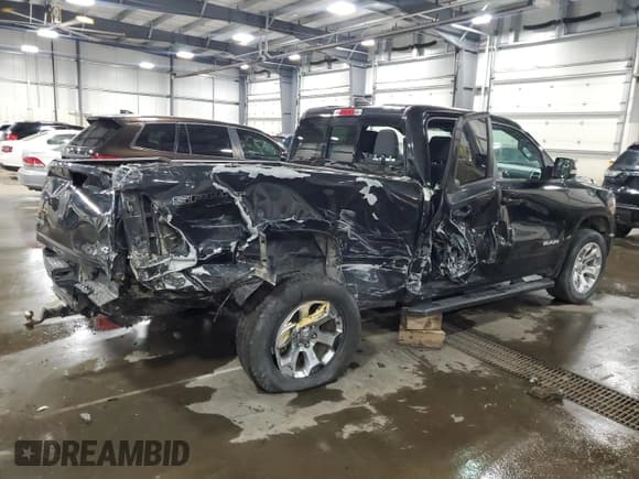 ✅ 2020 Ram 1500 Big Horn • VIN: 1C6SRFBT8LN196728 • Lot: 84372095. Wystawiony na Copart z przebiegiem 80 197 mil. Bezpłatny archiwum sprzedaży aukcyjnych z USA i szczegółowy raport historii pojazdu na DreamBid. Zdjęcie 3.