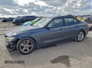 ✅ 2013 BMW 3 Series 328i • VIN: WBA3A5G51DNP22351 • Лот: 94703825. Опубликован ранее на Copart с пробегом 151 414 миль. Бесплатный доступ к архиву аукционных продаж из США и подробный отчёт об истории автомобиля на DreamBid. Изображение 1.