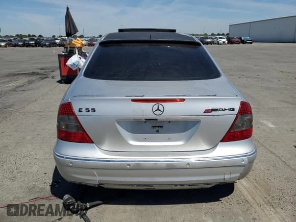 ✅ 2005 Mercedes-Benz E 55 AMG • VIN: WDBUF76J65A657152 • Лот: 56428065. Опубликован ранее на Copart с пробегом Не указан. Бесплатный доступ к архиву аукционных продаж из США и подробный отчёт об истории автомобиля на DreamBid. Изображение 6.