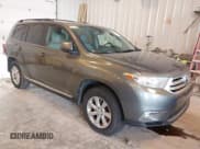 ✅ 2011 Toyota Highlander • VIN: 5TDBK3EH7BS085972 • Lot: 43146196. Listed on IAAI with 256,459 mi. Free auction sales archive from the USA and detailed vehicle history report at DreamBid. Image 1.