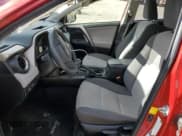 ✅ 2014 Toyota RAV4 LE • VIN: JTMBFREV4EJ012184 • Lot: 90393965. Wystawiony na Copart z przebiegiem 85 756 mil. Bezpłatny archiwum sprzedaży aukcyjnych z USA i szczegółowy raport historii pojazdu na DreamBid. Zdjęcie 7.