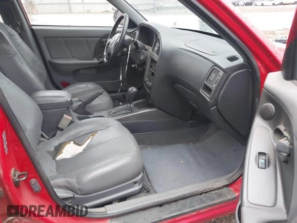 ✅ 2005 Hyundai Elantra GLS • VIN: KMHDN46D05U185845 • Lot: 41736360. Wystawiony na IAAI z przebiegiem 156 101 mil. Bezpłatny archiwum sprzedaży aukcyjnych z USA i szczegółowy raport historii pojazdu na DreamBid. Zdjęcie 5.