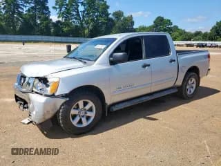 ✅ 2013 Nissan Titan SV • VIN: 1N6BA0ED9DN310011 • Lot: 65972685. Wystawiony na Copart z przebiegiem 88 799 mil. Bezpłatny archiwum sprzedaży aukcyjnych z USA i szczegółowy raport historii pojazdu na DreamBid. Zdjęcie 1.