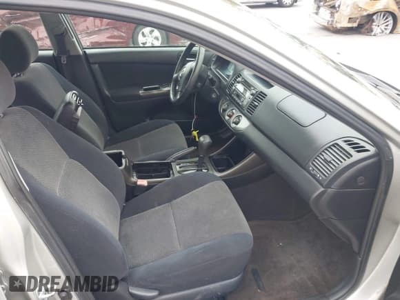 ✅ 2004 Toyota Camry LE • VIN: 4T1BE32KX4U879138 • Lot: 42588628. Listed on IAAI with 218,538 mi. Free auction sales archive from the USA and detailed vehicle history report at DreamBid. Image 5.