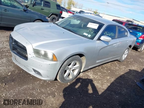 ✅ 2012 Dodge Charger SE • VIN: 2C3CDXBG8CH296894 • Lot: 43626480. Wystawiony na IAAI z przebiegiem 186 509 mil. Bezpłatny archiwum sprzedaży aukcyjnych z USA i szczegółowy raport historii pojazdu na DreamBid. Zdjęcie 2.