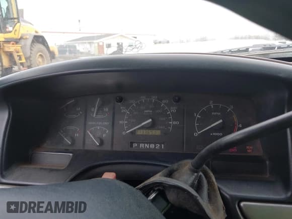 ✅ 1992 Ford F-350 • VIN: 2FTJW35MXNCA46841 • Lot: 41952778. Wystawiony na IAAI z przebiegiem 213 667 mil. Bezpłatny archiwum sprzedaży aukcyjnych z USA i szczegółowy raport historii pojazdu na DreamBid. Zdjęcie 7.