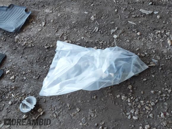 ✅ 2018 Jeep Grand Cherokee Limited • VIN: 1C4RJFBG1JC446594 • Lot: 43449012. Wystawiony na IAAI z przebiegiem 96 827 mil. Bezpłatny archiwum sprzedaży aukcyjnych z USA i szczegółowy raport historii pojazdu na DreamBid. Zdjęcie 12.