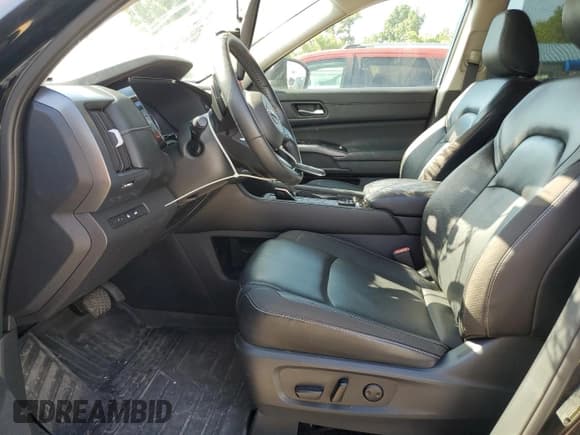 ✅ 2023 Nissan Pathfinder SL • VIN: 5N1DR3CD7PC250136 • Лот: 69797675. Опубликован ранее на Copart с пробегом 31 386 миль. Бесплатный доступ к архиву аукционных продаж из США и подробный отчёт об истории автомобиля на DreamBid. Изображение 7.