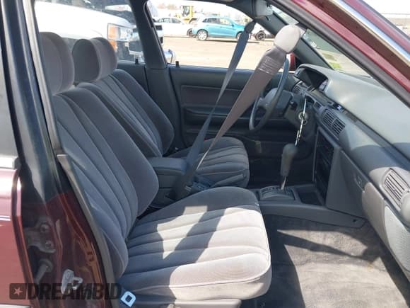 ✅ 1991 Toyota Camry • VIN: 4T1VV22E5MU051774 • Lot: 42080078. Wystawiony na IAAI z przebiegiem 105 149 mil. Bezpłatny archiwum sprzedaży aukcyjnych z USA i szczegółowy raport historii pojazdu na DreamBid. Zdjęcie 5.