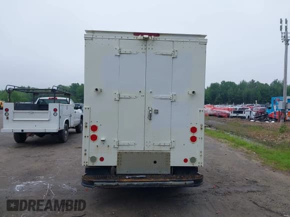 ✅ 2016 Ford F-250 XL • VIN: 1FDBF2B60GED17578 • Lot: 42436937. Listed on IAAI with 404,746 mi. Free auction sales archive from the USA and detailed vehicle history report at DreamBid. Image 16.