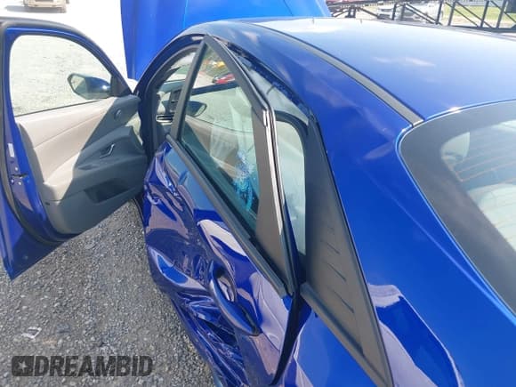 ✅ 2023 Hyundai Elantra SE • VIN: KMHLL4AGXPU540459 • Lot: 42874553. Listed on IAAI with 15,711 mi. Free auction sales archive from the USA and detailed vehicle history report at DreamBid. Image 18.