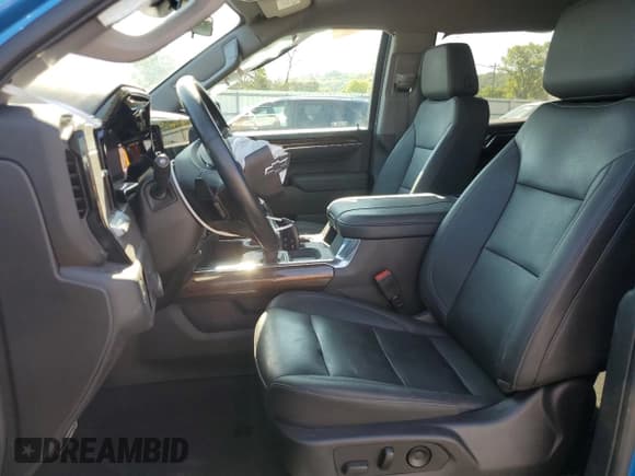 ✅ 2023 Chevrolet Silverado 1500 LT Trail Boss • VIN: 3GCUDFE81PG246004 • Lot: 68266065. Wystawiony na Copart z przebiegiem 26 403 mil. Bezpłatny archiwum sprzedaży aukcyjnych z USA i szczegółowy raport historii pojazdu na DreamBid. Zdjęcie 7.