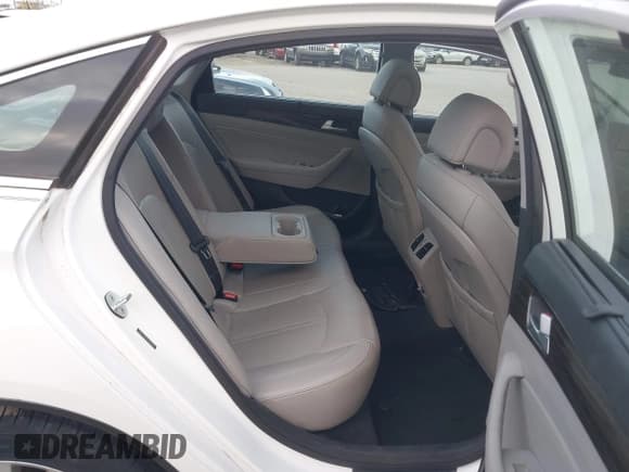 ✅ 2015 Hyundai Sonata Sport • VIN: 5NPE34AF4FH048992 • Лот: 43570681. Опубликован ранее на IAAI с пробегом 37 271 миль. Бесплатный доступ к архиву аукционных продаж из США и подробный отчёт об истории автомобиля на DreamBid. Изображение 8.