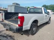 ✅ 2019 Ford F-250 XL • VIN: 1FTBF2A64KEC51700 • Lot: 42575546. Wystawiony na IAAI z przebiegiem 323 107 mil. Bezpłatny archiwum sprzedaży aukcyjnych z USA i szczegółowy raport historii pojazdu na DreamBid. Zdjęcie 4.