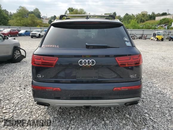 ✅ 2017 Audi Q7 Prestige • VIN: WA1VAAF72HD049812 • Lot: 71930765. Listed on Copart with 155,941 mi. Free auction sales archive from the USA and detailed vehicle history report at DreamBid. Image 6.
